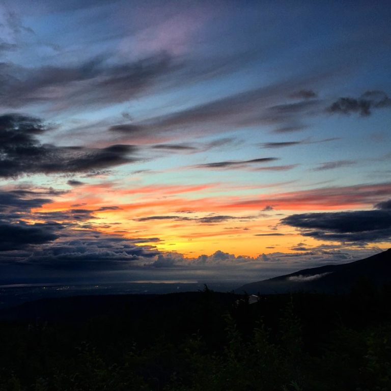 @iloveanchorage Sunset Theatre: July Fourth Edition. Documenting our gorgeous skies and light is a passion of mine. I love to walk in the evening, collect my thoughts before bed @trixie.borealis